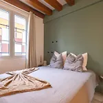 Elegant 1 Bedroom - Palais Royal 2